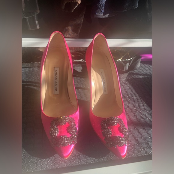 Manolo Blahnik Hangisi - Picture 12 of 16